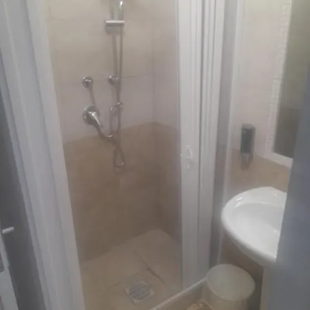 Bed And Fly Aeroporto Fontanarossa Reception H24 Bagno Privato In