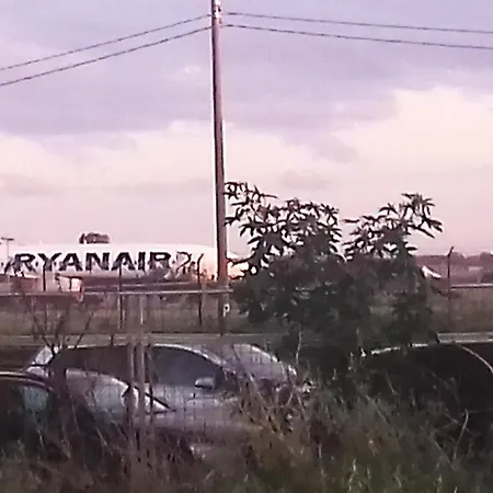 Bed And Fly Aeroporto Fontanarossa Bagno Privato In Couette-café 3*